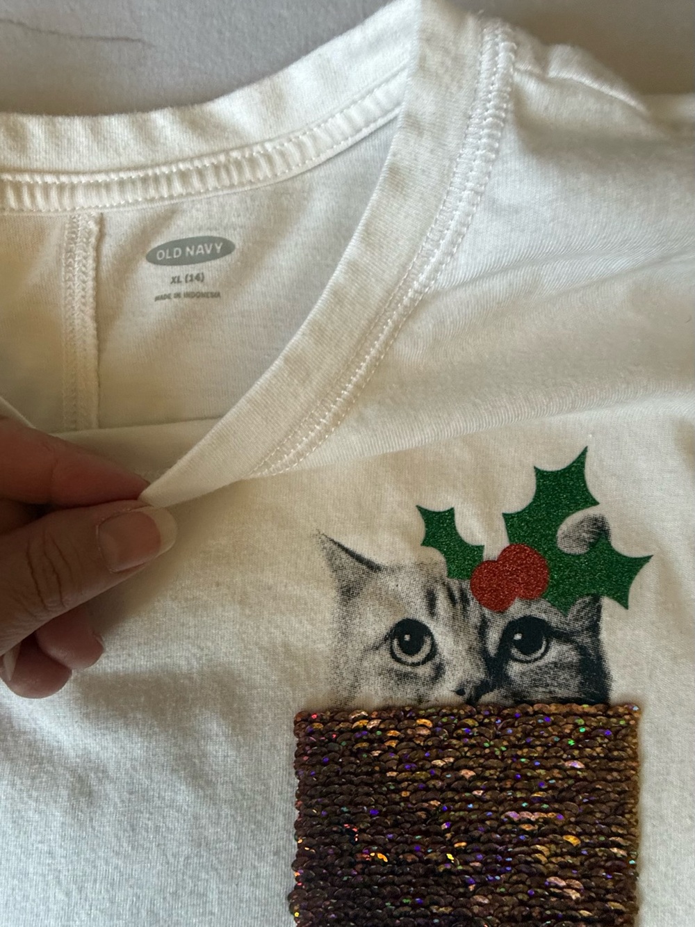 Old Navy Cream Short-Sleeve Tee with Gold Flip Sequin Pocket size XL (14) - Picture 2 of 6